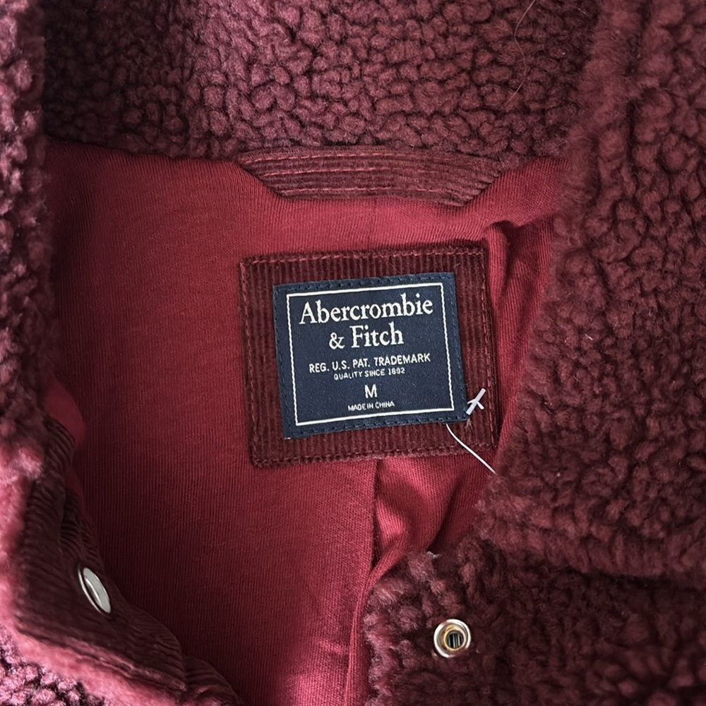 Red jacket - Picture 2 of 4